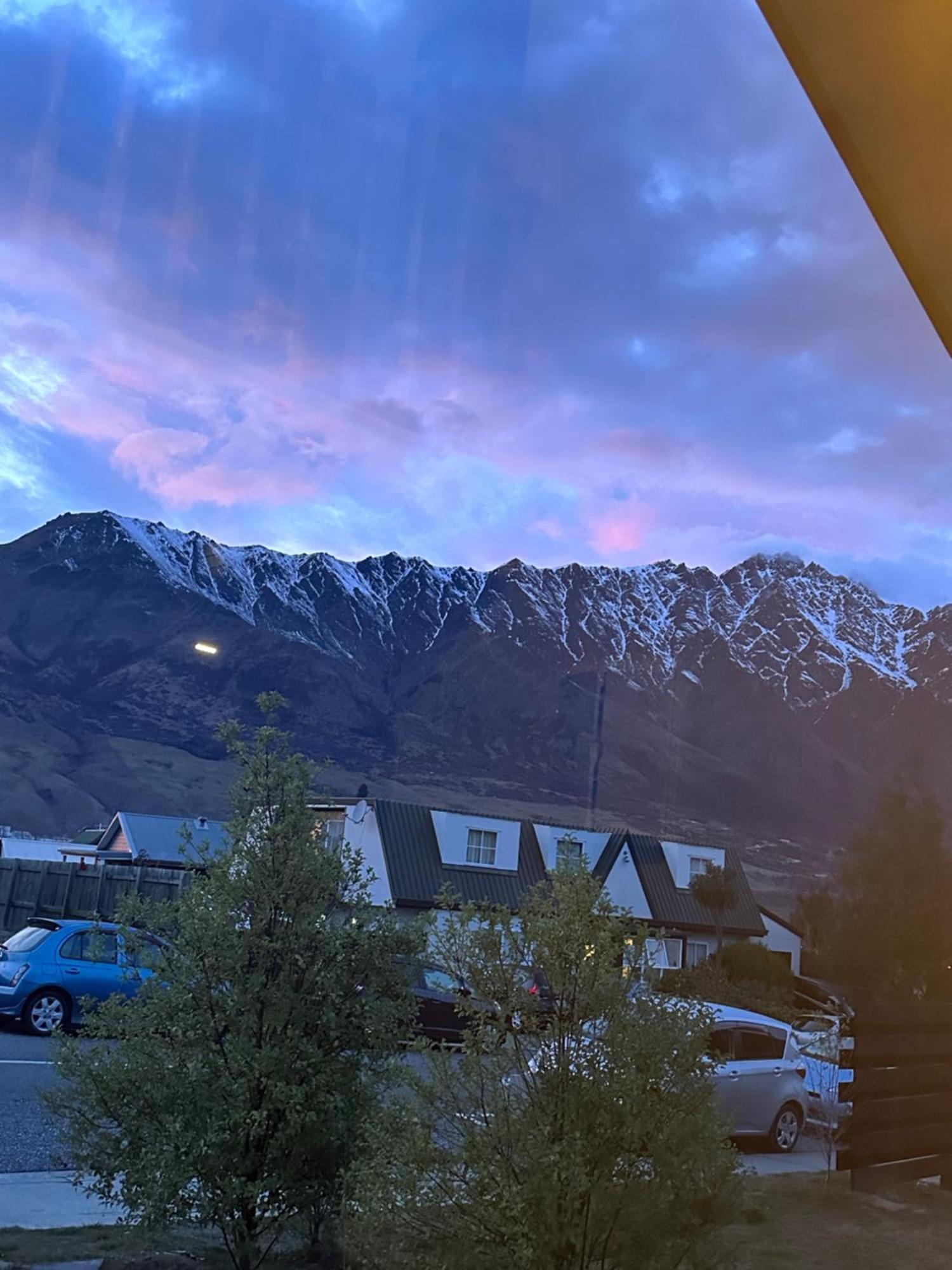Qt Inntouch Queenstown Exterior foto